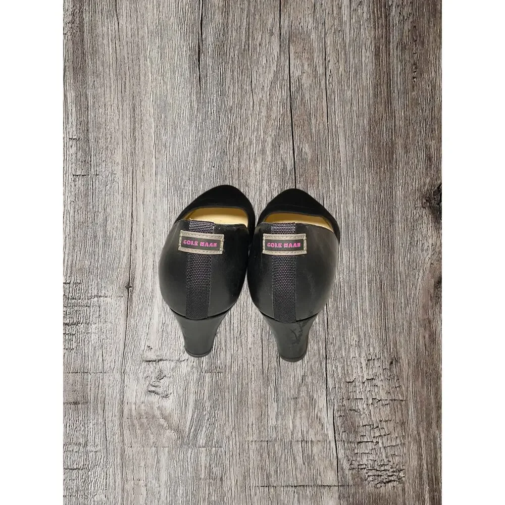 Cole Haan black wedge soft side women’s shoes. Size 10‎